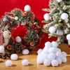 Les boules de neige en coton artificiel sont parfaites pour les jeux intérieurs et les décorations de vacances