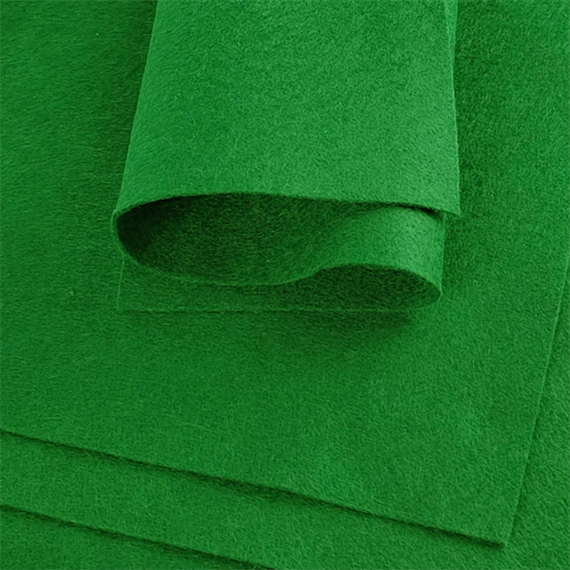 Tissu en feutre non tissé doux pour l'élaboration de projets de couture et de patchwork