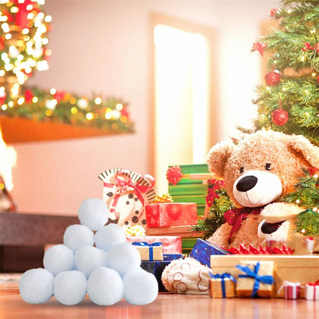 Les boules de neige en coton artificiel sont parfaites pour les jeux intérieurs et les décorations de vacances