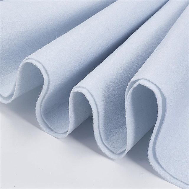 Tissu de feutre blanc d'épaisseur Roule des feuilles de matériaux non tissés doux