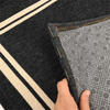 Dots rembourrés en feutre du tapis cumul Gripper pour les planchers multiples de surface protège les planchers
