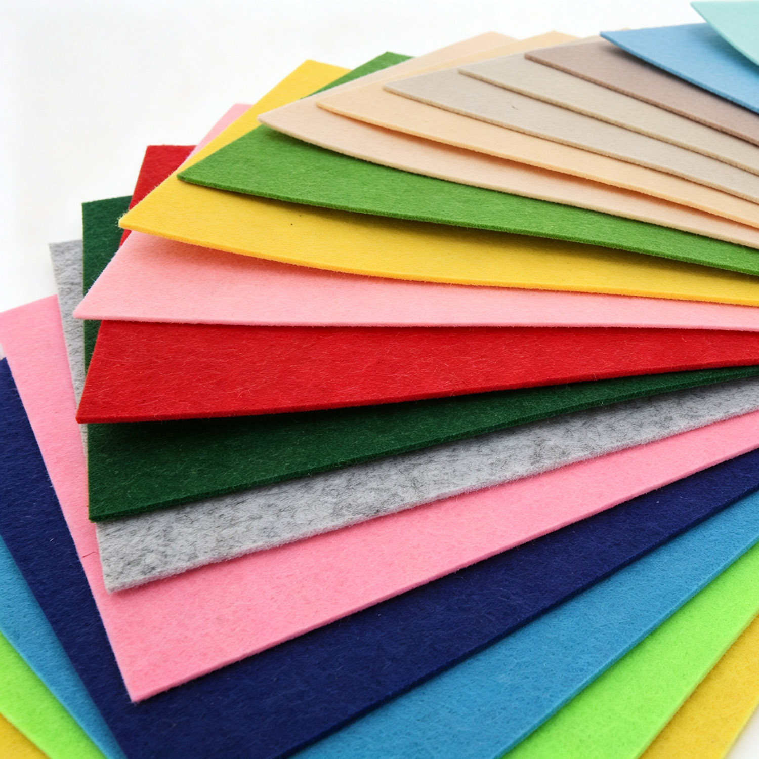 Le guide ultime pour fabriquer des objets artisanaux et des jouets à l'aide de feutre de polyester